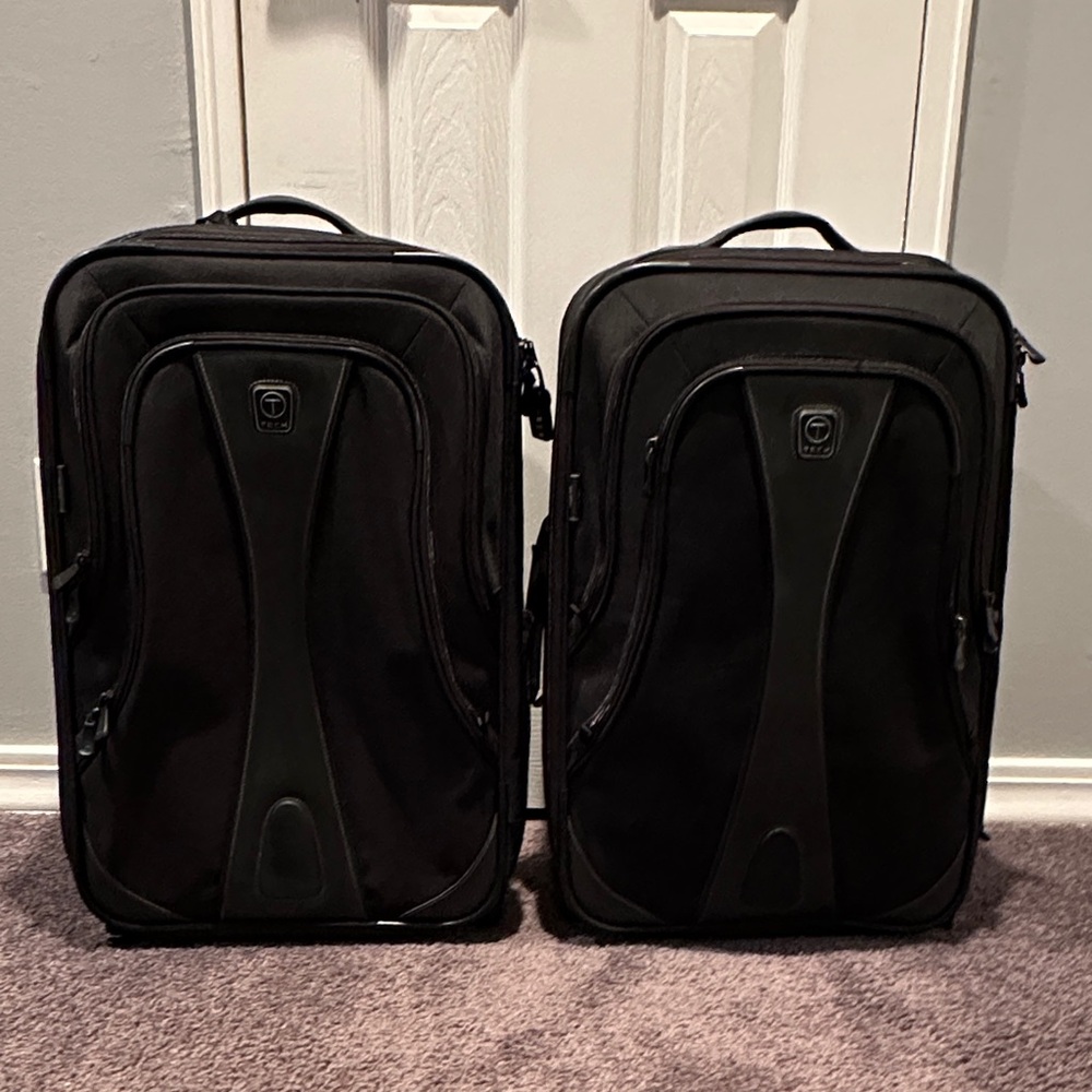 Black Travel Suitcase Set